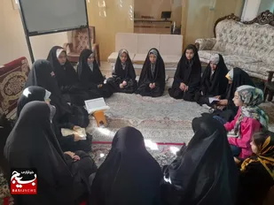 &laquo;آموزش هنر میوه آرایی&raquo; در حلقه صالحین دختران پایگاه عقیله بنی&zwnj;هاشم قم