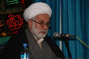 کسی که اسیر ریسمان دنیا است نمی تواند خودش را بسازد