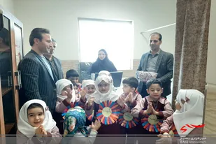 تجلیل از کارکنان خانه بهداشت روستای حسین&zwnj;آبادعاشوری