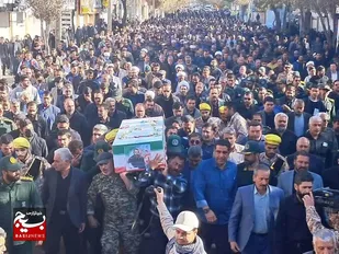 وداع مردم رفسنجان با پیکر سرهنگ پاسدار شهید محمدرضا بیاضی&zwnj;پور