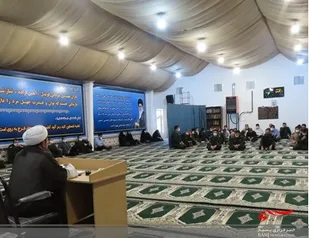 ترویج سبک زندگی غربی منکر است