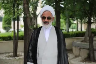 روحانیون، پاسداران و بسیجیان خط مقدم خدمت رسانی به مردم در مقابله با کرونا
