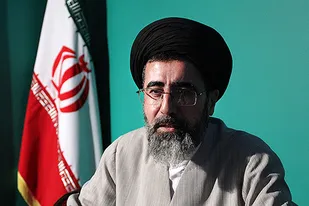 روحانی، برادرش را تحویل دادگاه دهد