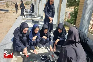 عطرافشانی و غبارروبی مزار شهدای بخش سردرود