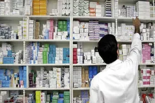 نظارت و بازرسی ویژه تعزیرات همدان بر داروخانه&zwnj;ها