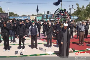 اقامه نماز ظهر عاشورا در روستای نظام آباد درگزین