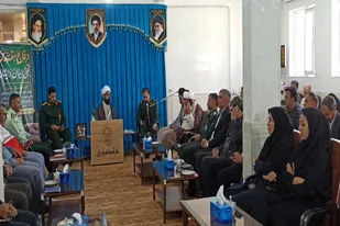 دیدار پاسداران و مسئولان شهرستان رزن با امام جمعه شهرستان+تصاویر