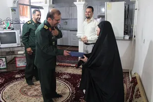 دیدار فرمانده سپاه نینوا با خانواده شهید رجنی