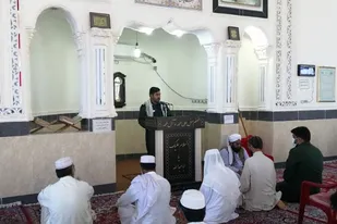 سخنرانی فرمانده سپاه شهرستان مهرستان در جمع نمازگزاران اهل سنت