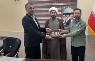 دیدار و تقدیر جانشین سپاه ناحیه و نمایندگی ولی فقیه سپاه شهرستان 
از رئیس دانشگاه آزاد در نخستین روز هفته دفاع مقدس