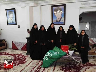 مادران با برنامه ریزی صحیح و اسلامی مواظب تربیت فرزندان باشند