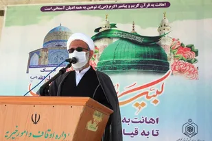 کالاهای فرانسوی بایستی توسط مسلمانان جهان تحریم شود.