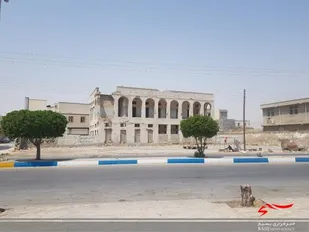 ساختمان گمرک بندر دیر بنایی تاریخی و ملی رها شده در بلاتکلیفی
