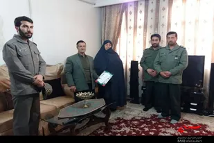 دیدار بسیجیان حوزه امام حسین(ع) ملایر با خانواده شهدا