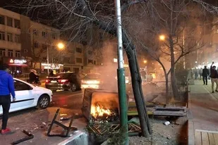 کشف بمب از سرتیم گروه ضدانقلاب در شیراز/ عملیات ناموفق در آتش&zwnj;زدن پایگاه بسیج