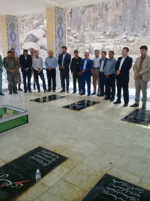 گلزار شهدای شهر مال خلیفه گلباران شد