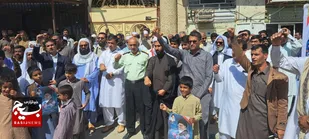 تجمع مردمی درشهرستان سیب و سوران در پی شهادت رهبر انقلاب