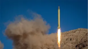 شلیک موشک&zwnj;های بالستیک سپاه به عمق اقیانوس هند/انهدام ناوهای دشمن فرضی از فاصله ۱۸۰۰ کیلومتری