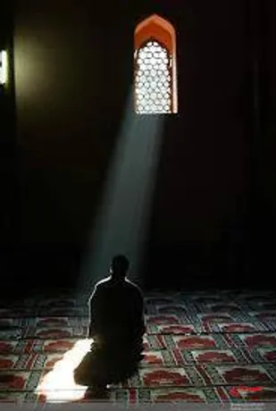 رابطه عبادت با سرزندگی و نشاط روح انسان مغفول مانده