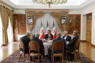 نشست هم اندیشی استانداران ادوار آذربایجان شرقی