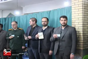 حضور مسئولان شهرستان ملایر در پای صندوق&zwnj; اخذ رأی