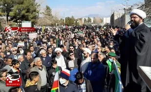 حماسه حضور مردم کاشمر در جشن بهار انقلاب/درخت تنومند انقلاب، هرساله مستحکم تر می شود