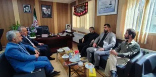 دیدار جمعی از مسئولان با فرماندار شهرستان پیشوا به مناسبت هفته دولت