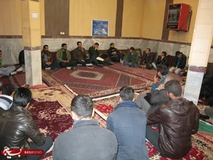 بسیج باید با بصیرت&zwnj;افزایی و آگاهی&zwnj;بخشی در مقابل توطئه دشمنان بایستد