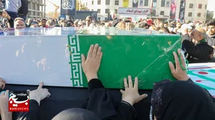تشییع پیکر شهدای اغتشاشات مشهد در روز دوشنبه
