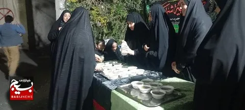 ایستگاه صلواتی به مناسبت شهادت حضرت زهرا (س) توسط دختران نوجوان پایگاه
