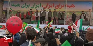 حضور پُرخروش مردم انقلابی مشهد در راهپیمایی ۲۲ بهمن/جلوه بصیرت دینی مشهدالرضا در جشن ۴۴ سالگی انقلاب اسلامی +(عکس و فیلم)