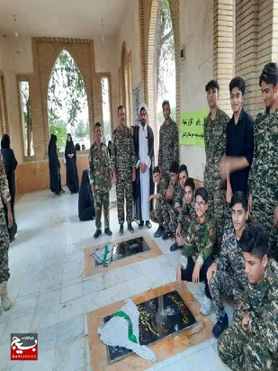 عطر افشانی قبور مطهر شهدا به مناسبت سالروز آزادسازی خرمشهر