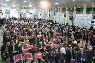 شهدا مظهر ایثار و رشادت هستند