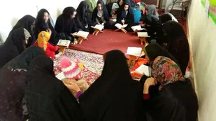 ختم قرآن با حضور بسیجیان پایگاه حضرت آمنه ریگ
