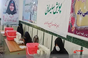 بازدید فرمانده سپاه از کارگاه تولیدی ماسک بسیج خواهران در مهرستان