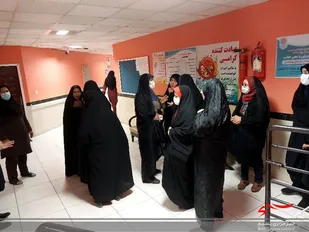 ارائه خدمات جهادی بانوان بسیجی شهرستان بیرجند به سالمندان توانبخشی حضرت علی اکبر(ع)