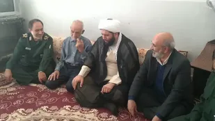 دیدار فرمانده سپاه انصارالرضاعلیه&zwnj;السلام با خانواده شهید اصیل در سرایان