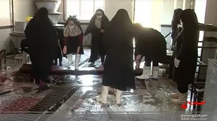امداد رسانی بانوان بسیجی به خانواده های سیل زده در مراغه