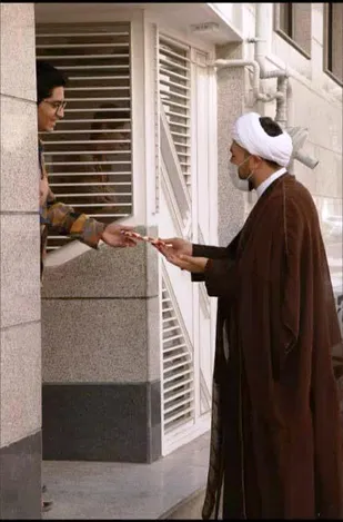 غافلگیری دانش آموزان زنجانی با اقدام متفاوت امام جماعت مسجد داود قلی زنجان