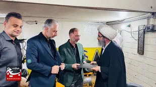 این عزت کار و دانش است