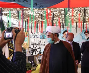 بازدید جانشین سازمان بسیج اساتید، طلاب و روحانیون کشور از غرفه نمایندگی ولی فقیه در سپاه