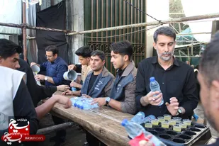 خادمان خوافی سه روز پای کار زائران امام رضا(ع) ایستادند