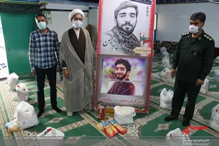 همزمان با عید غدیر :
توزیع 200بسته مواد غذایی در ششمین مرحله  توزیع کمک مومنانه در شهرستان خلیل آباد
