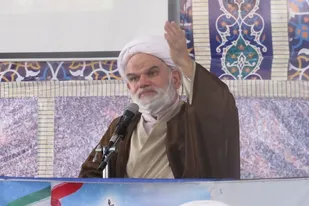 امام خمینی(ره)و رهبر معظم انقلاب اسلامی به کمک رزمندگان احیا گر دین رسول الله بودند