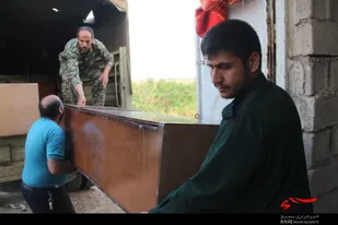 بازگشت مردم مناطق سیل زده شوشتر به خانه ها