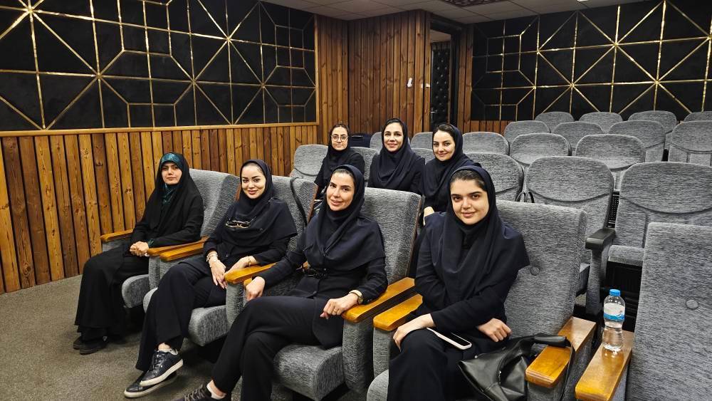برگزاری دوره  آموزش مهارت افزایی و نحوه استفاده و بکارگیری از سلاح های انفرادی ویژه خواهران بسیجی هلدینگ صنایع غذایی