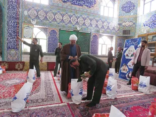 تهیه و توزیع ۵۰ بسته معیشتی در روستای نام نیک میامی