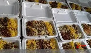 طبخ و توزیع  ۳۰۰۰ پرس غذای گرم در سلماس