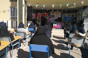 زنان با الگو گرفتن از حضرت زهرا س. نقش بسیار مهمی در پرورش نهضت امام خمینی (ره) ایفا کردند