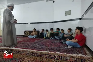 حلقه صالحین نوجوانان با محوریت نماز در سرخه برپا شد